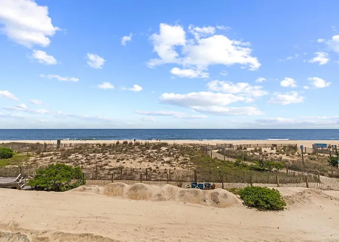 Ultra Luxe Oceanfront Escape With Breathtaking Views Holiday home *