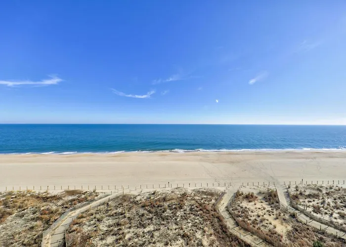 Ultra Luxe Oceanfront Escape With Breathtaking Views Holiday home *